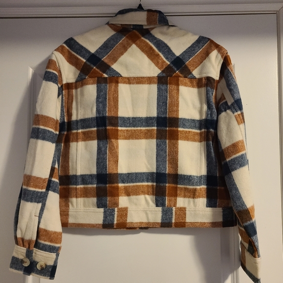 Button Down Shacket Size Small - Picture 6 of 6